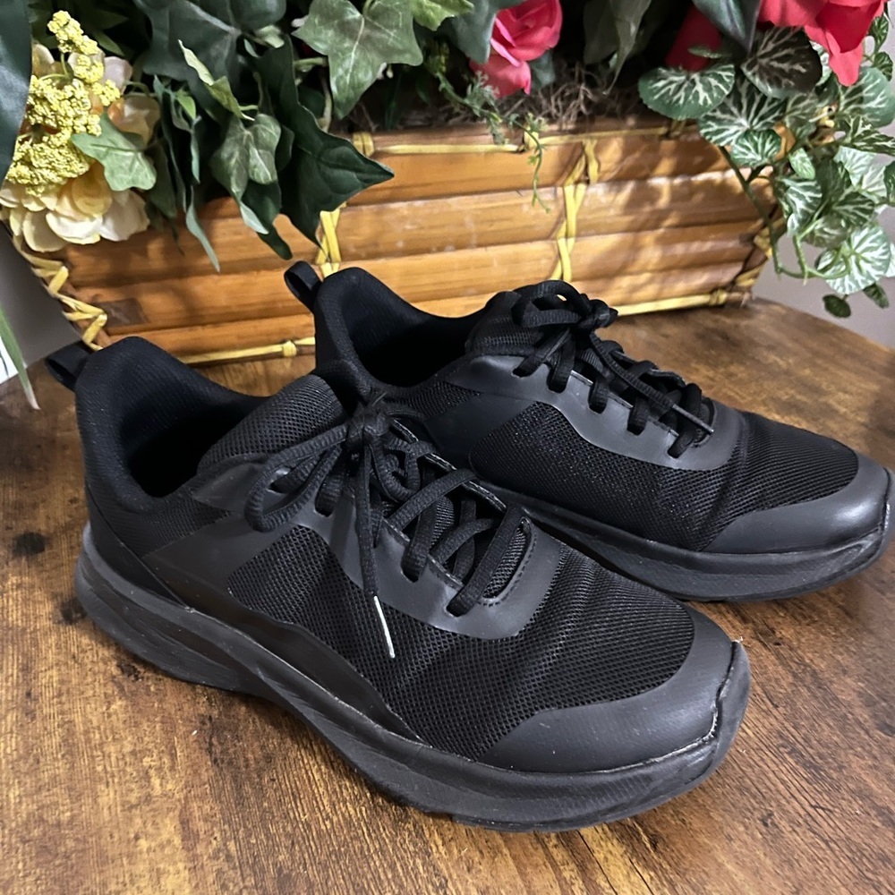 Black Athletic Sneakers | Lightweight Comfort | Women’s Size 8 - Picture 2 of 8